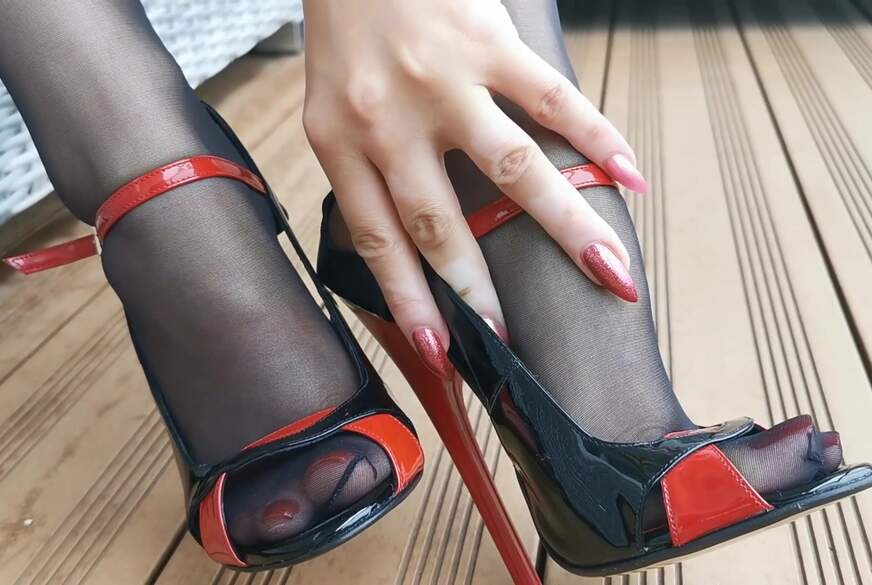 Strumpfhose und Heels von Goddess-Lena