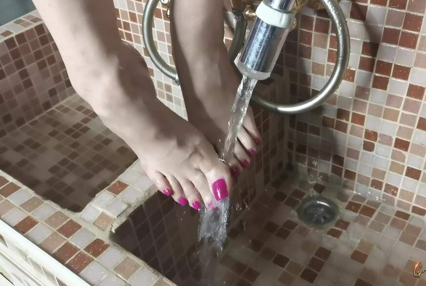 Fußdusche von Goddess-Lena