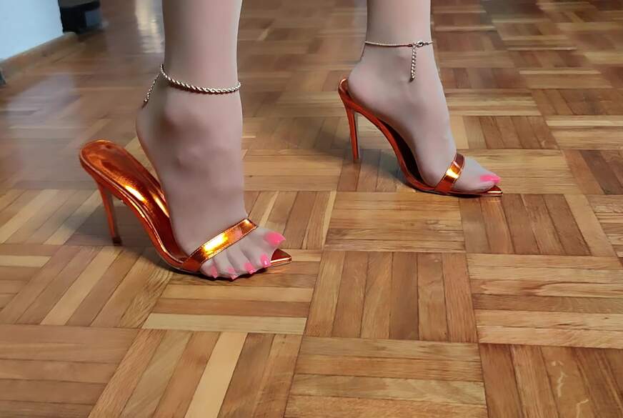 Goddess-Lena: H*****b and Footjob in nylons