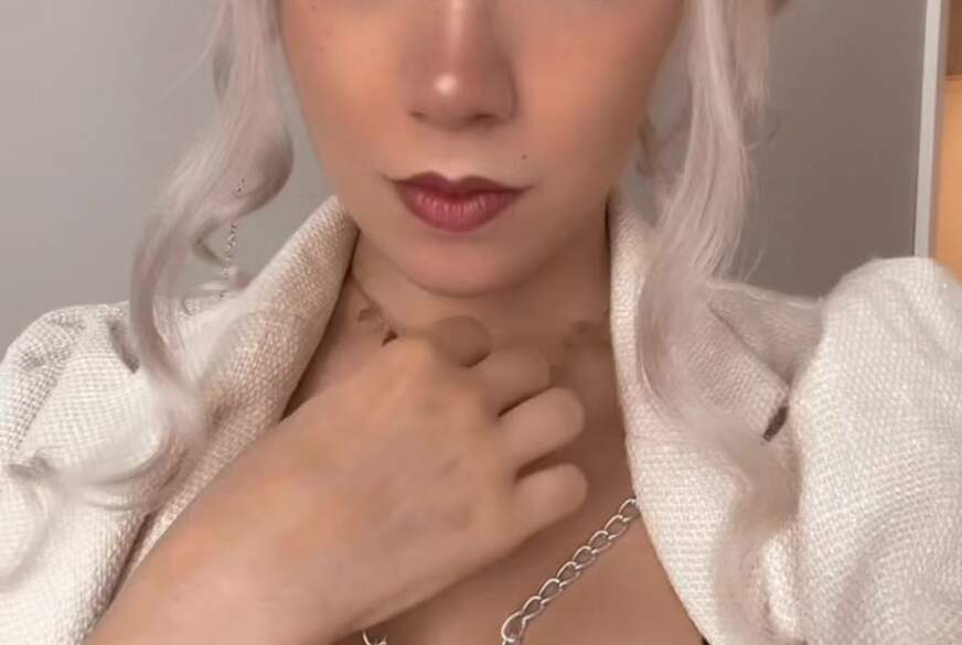 Lady-Khaleesi: Ich ziehe mich langsam für dich aus...