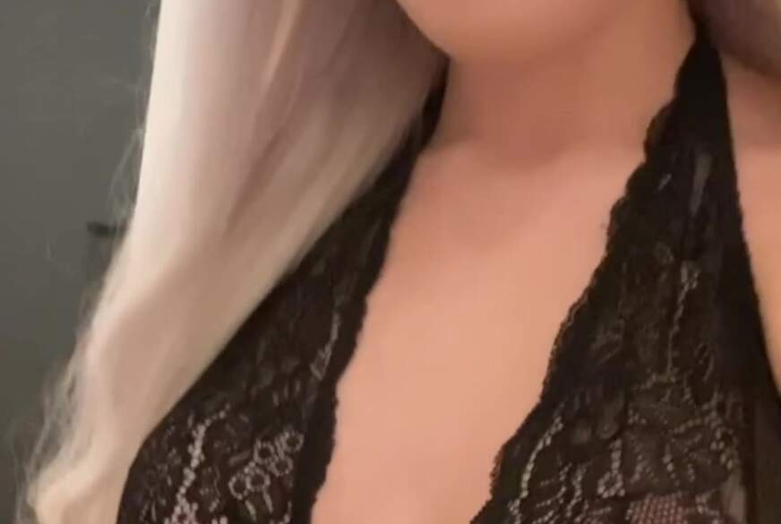 Lady-Khaleesi: Der Stoff spannt sich über meiner K**t... willst du mich ausziehen?