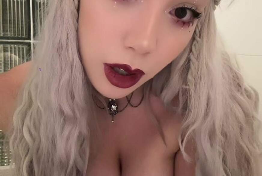 Lady-Khaleesi: NS, pinkeln nach dem Reiten auf den Dildo, so geil