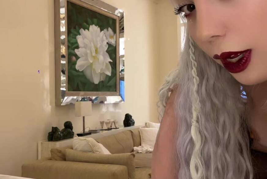 Lady-Khaleesi: So unartig und geil, ich wünschte, du wärst hier, um meine L****r zu füllen