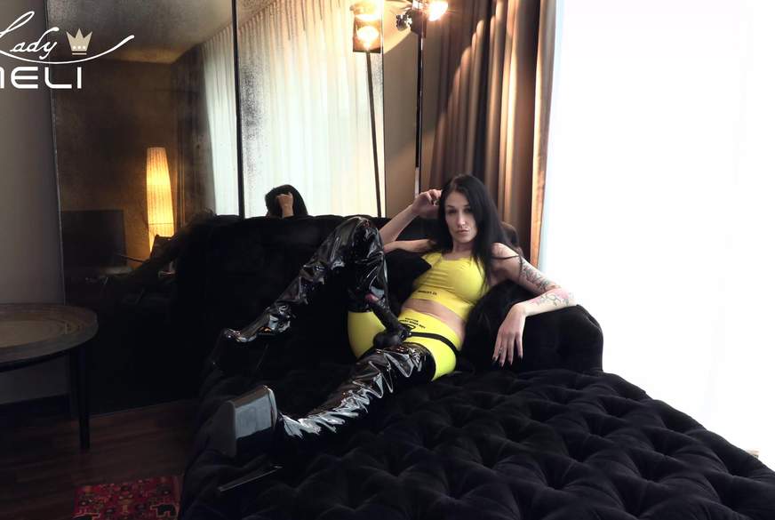 S******n! Lutschn***e bekommt das Maul g******t von LadyMeli