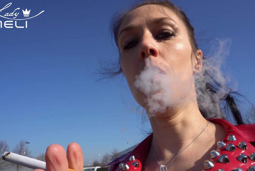 Public Latex Smoking - Ich rauche und du w****t von LadyMeli pic2