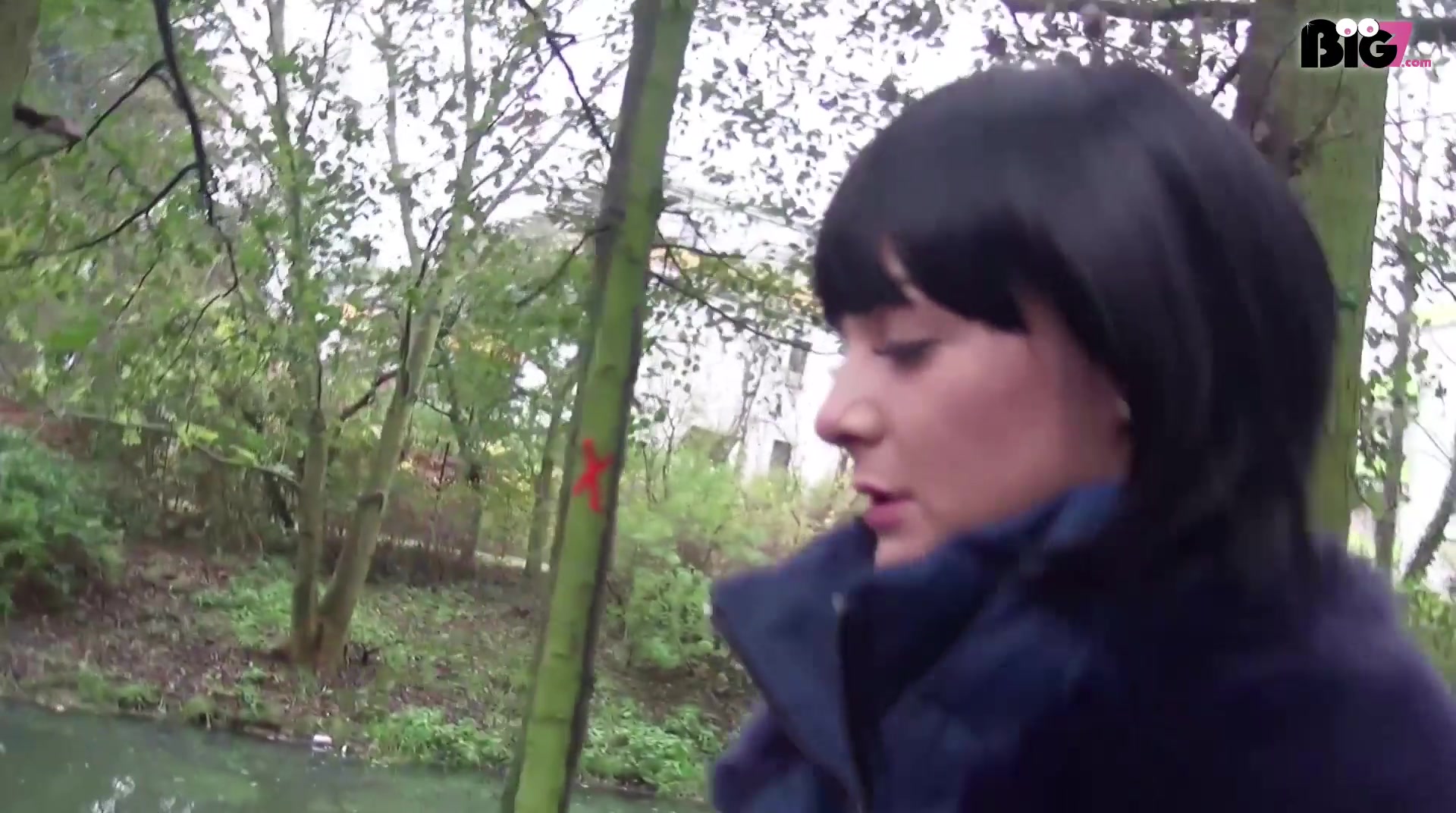 Lullu in Berliner Park gefickt Teil 1 Die kleine süße Maus Lullu habe ich ihn einem Park in Berlin gesehen und natürlich gleich angesprochen für meine Agentur. Natürlich habe ich ihr nicht gleich erzählt was ich genau vorhabe, aber sie war lockerer als ich gedacht habe und so konnte ich wieder mein Ziel erreichen und auch die kleine Maus mitten im Park ficken!