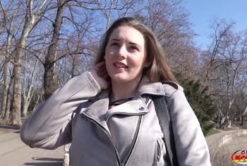 18 Jahre j***e S*******n Lucie abgeschleppt und g*****t Teil 1