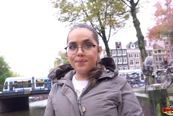 Nerd Studentin in Amsterdam bei Fake Model Job AO g*****t Teil 1