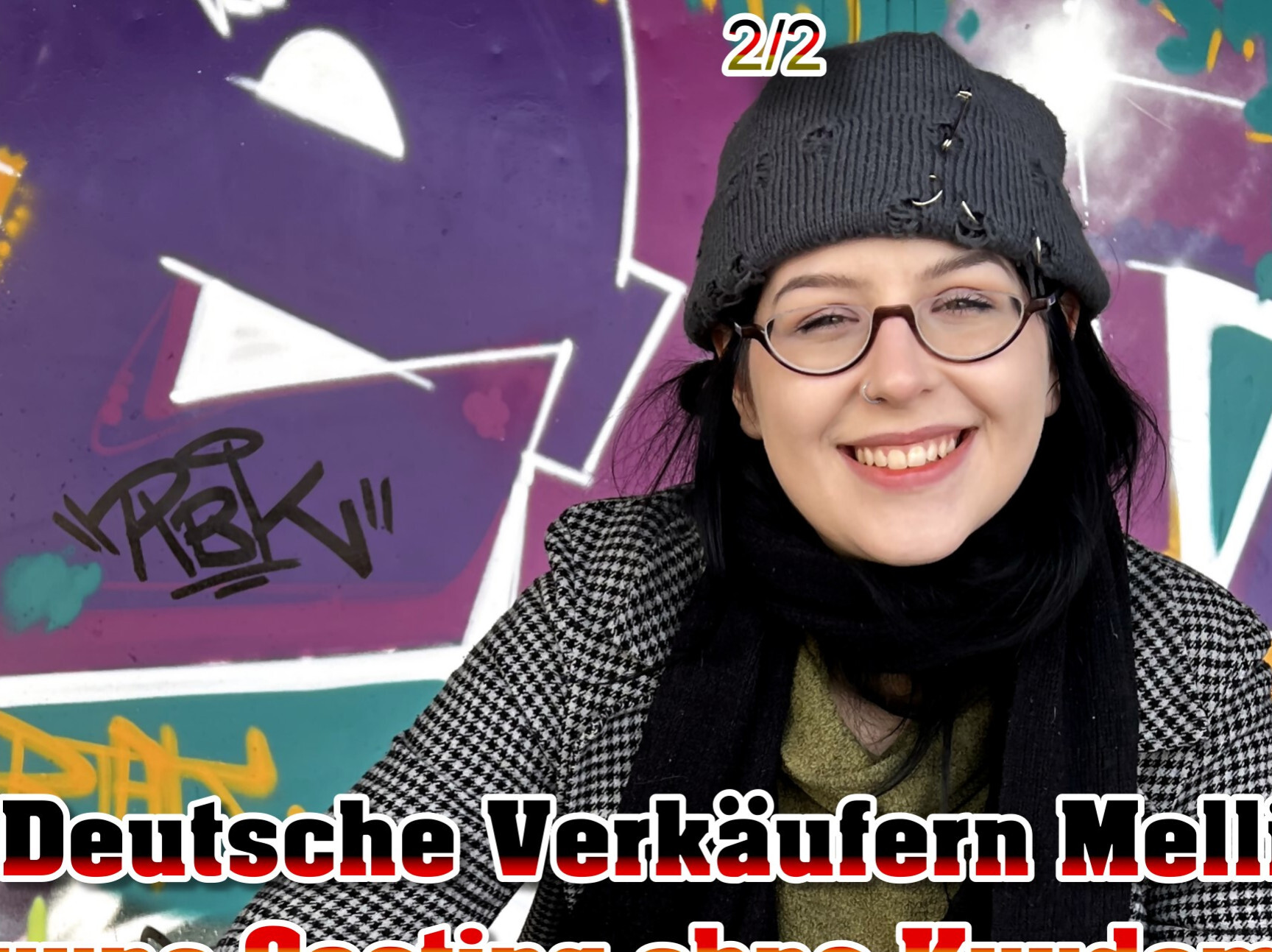 Auch bei schlechtem Wetter bin ich unterwegs hier in Berlin. Und auch heute wurde ich dafür belohnt. Ich kam mit einer 25 Jahre jungen Verkäuferin ins Gespräch. Sie wirkte sehr schüchtern mit Brille, aber wurde dann doch schnell locker. So konnte sie sie direkt zu ein paar Fotos überreden. Aber aufgrund der Kälte beschlossen wir schnell zu mir zu gehen. Bei mir waren sexy Bilder angesagt und bald stand sie in schwarzer Unterwäsche von mir. Kleine Titten, aber schöner runder Arsch und kurven dort, wo sie sein sollen. Bald spielte sie einfach mit ihren Füßen an meinem Schritt. Da zog ich gerne direkt die Hose runter und sie lutsche tief und feucht mein Teil. Danach schob sie ihr Höschen beiseite und ließ mich ohne Kondom rein. So trieben wir es in verschiedenen Stellungen und sie Sahne gab es ins Gesicht.