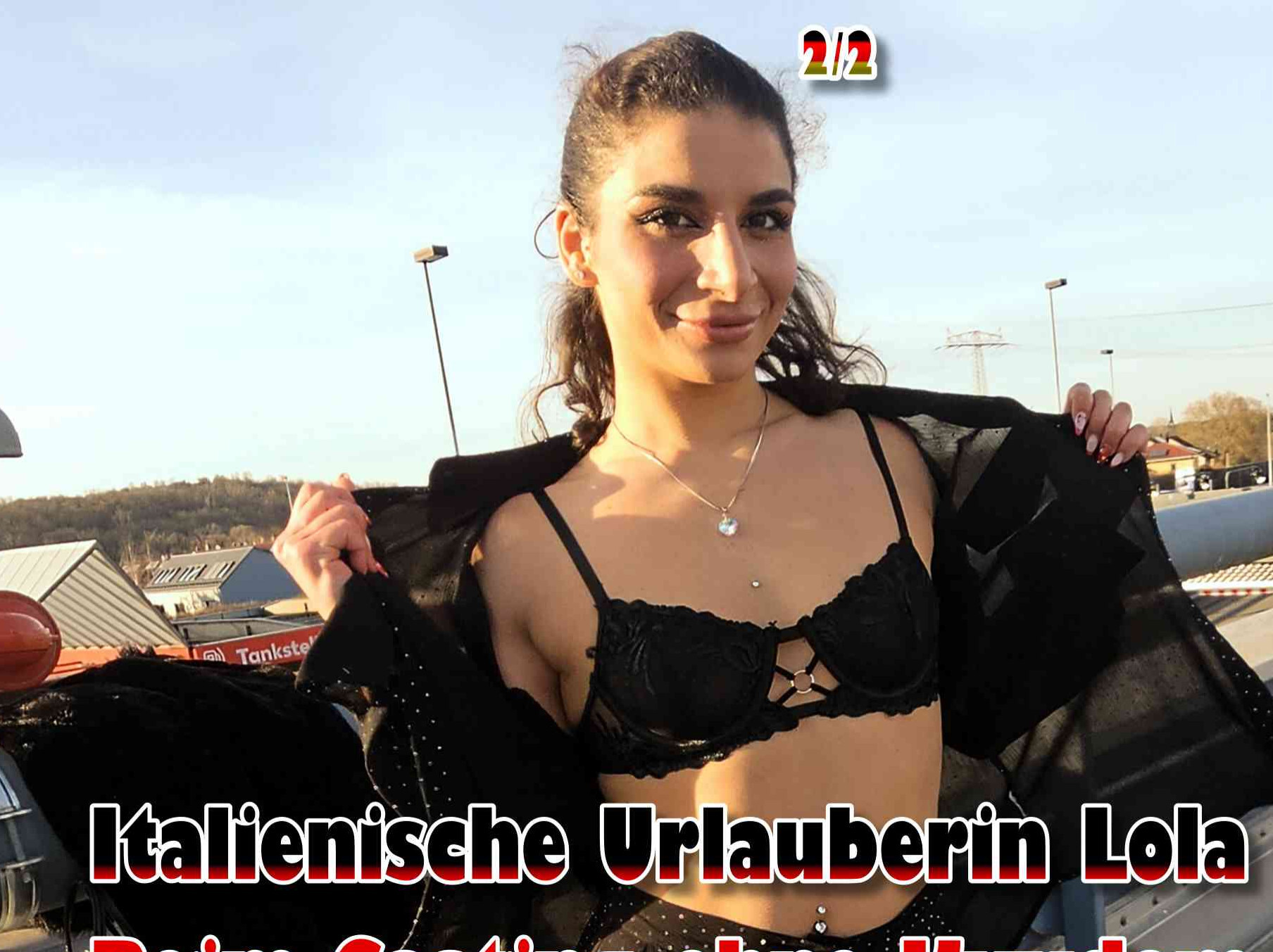 Mittlerweile bin ich fast jede freie Minute mit der Kamera hier in Berlin unterwegs. Und heute entdeckte ich eine 20 Jahre junge Urlauberin aus Italien auf einem Parkdeck. Sie war nicht die Erste, die ich ansprach. Aber bei ihr hatte ich Glück und kam ins Gespräch. Ich konnte sie von der Aufnahme in meine Model Agentur überzeugen. Und nach den ersten Bildern gingen wir zu mir. Bei mir angekommen saß sie bald in Unterwäsche vor mir und wurde immer lockerer. Als sie die Beule in meiner Hose entdeckte, griff sie beherzt zu und packt ihn aus. Nach tiefen blasensteckte ich ihn blank tief in sie. Von hinten hatte ich einen perfekten Blick auf ihren runden Arsch. Ich steckte ihr einen Finger in den Po und sie ging nochmal richtig ab. Zum Finale gab es eine heftige Ladung in ihr Gesicht.