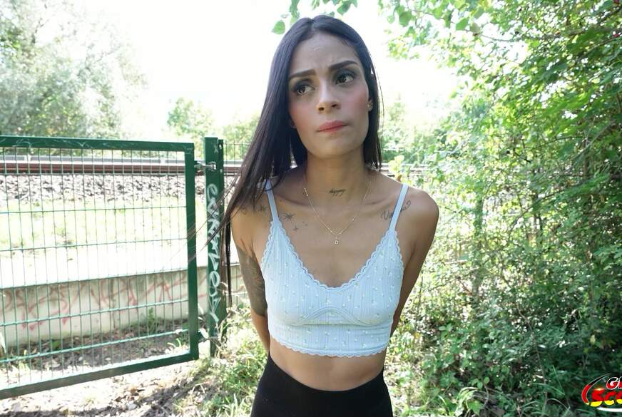 GERMAN SCOUT - 43Kg leichte Latina Breiny Zoe beim Porno Casting AO g*****t Teil 1 von German-Scout
