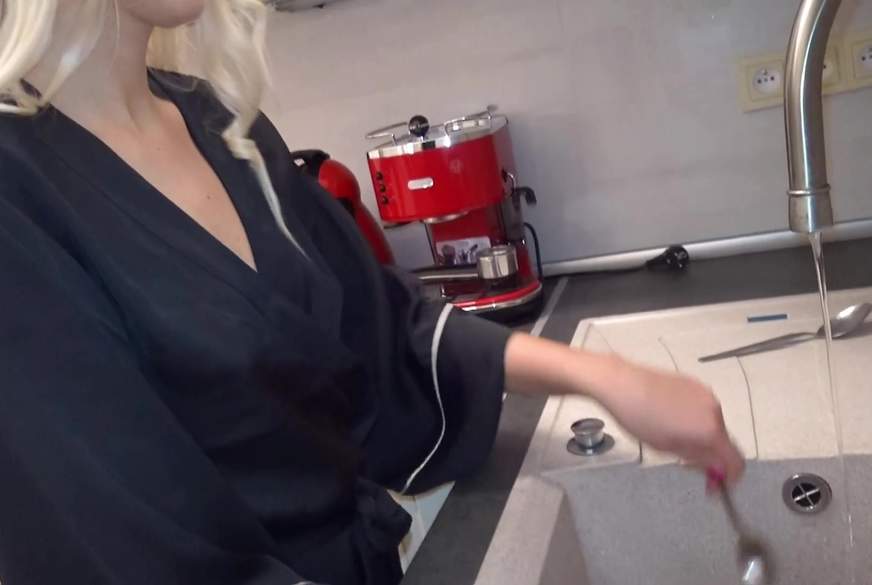 helenamoeller: Got f****d in a**l at the kitchen