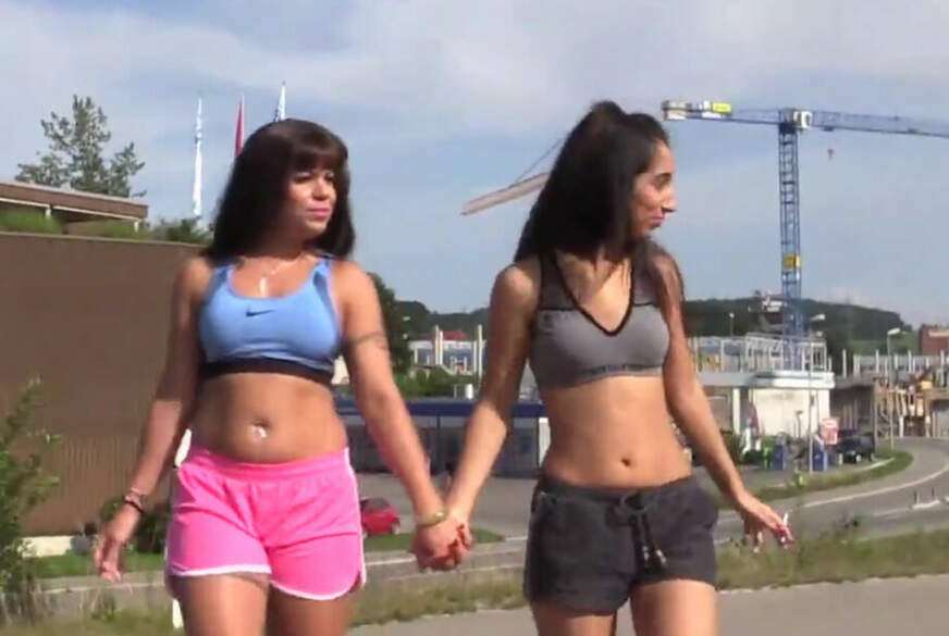 PrivatePornGirls: Outdoor B**wjob mit Mundb******g mit heissen Bi-Girls