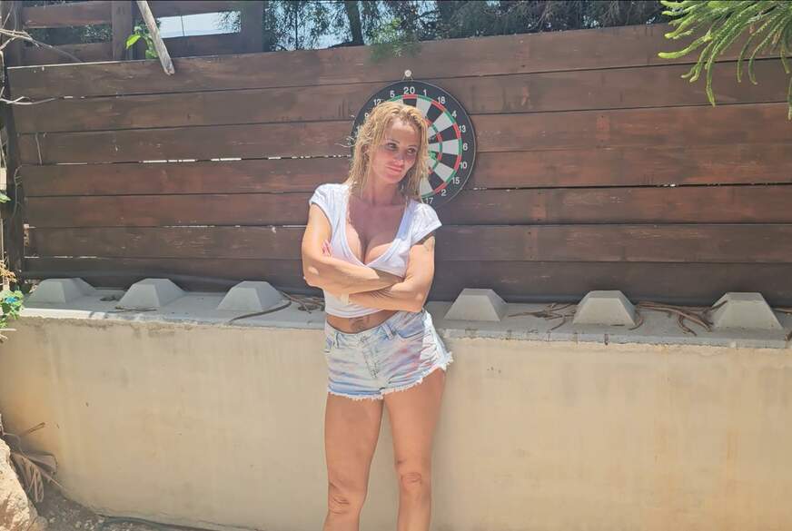 Candy-Samira: Beim Dart verloren! Jetzt wird die P***y g*****t!