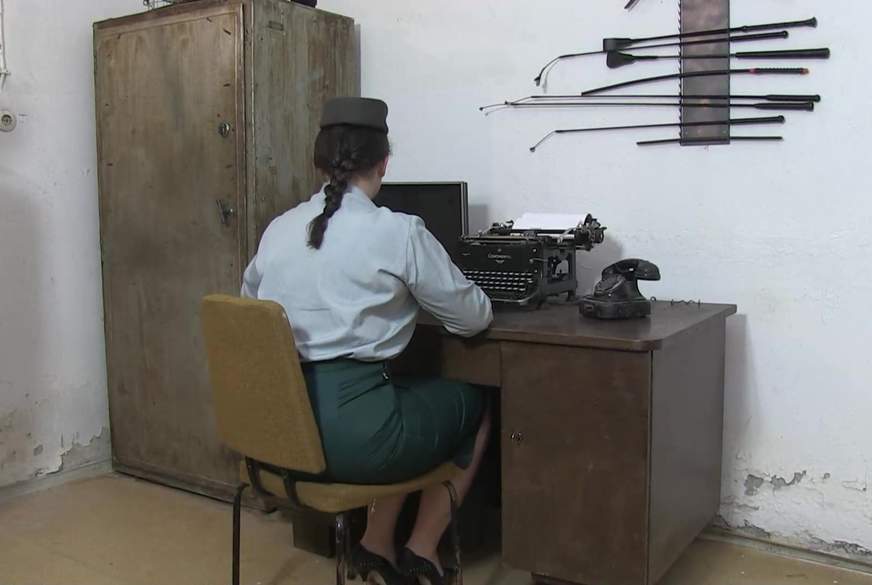 B****les Verhör von CruelAlice