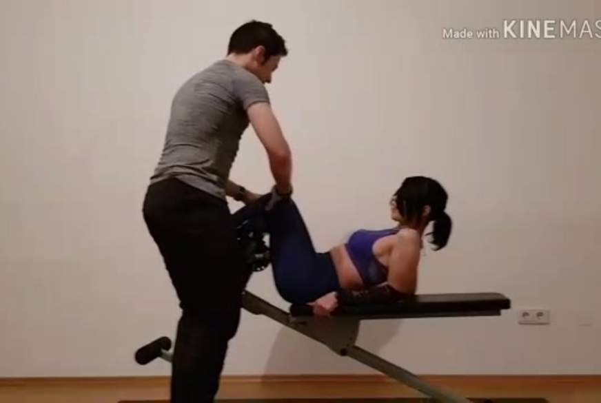 Sabrina2211: Unartige Sexspiele Mit dem Fitnesstrainer T1