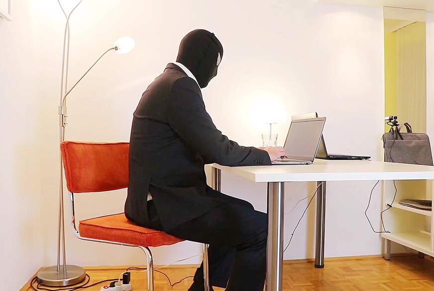 Sabrina2211: Boss ich behalten meinen JOB  Du wirst spüren was ich kann Ich bring der Geilen Laune