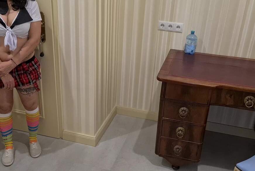 Sabrina2211: Im Unterricht sind S**********n sehr obszön sie müssen erzogen werden  und gehorchen