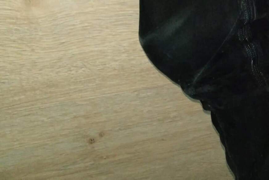 MissShiny: Nylon und Spitze