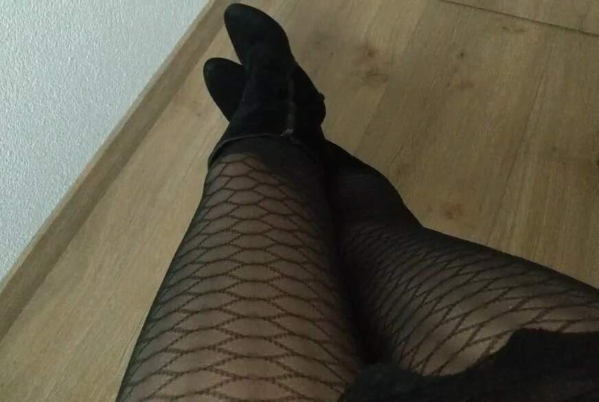 MissShiny: Nylon und Spitze