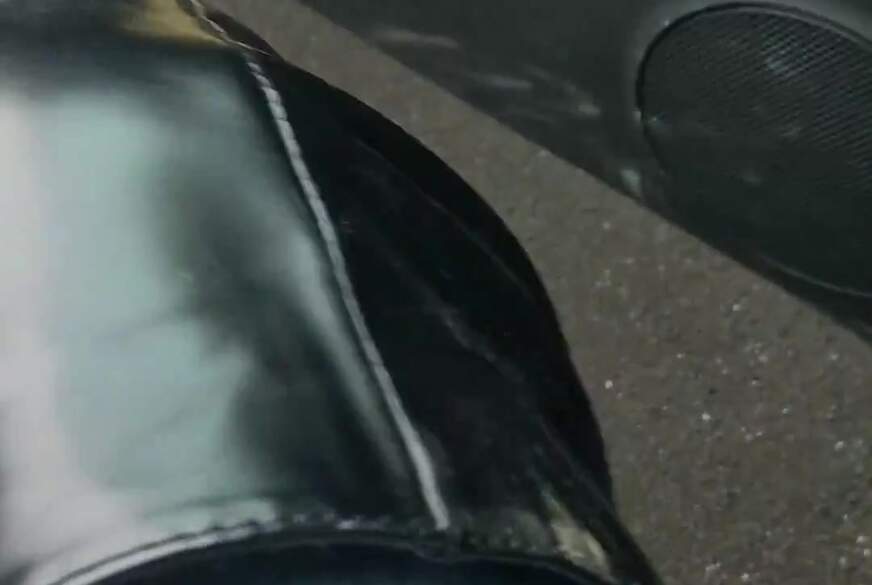 MissShiny: Stiefel unterwegs zum Cash and Go