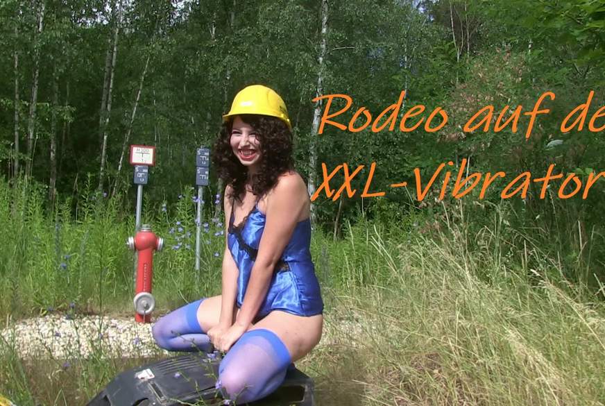 Rodeo auf dem XXL-Vibrator von DaisyDevbi