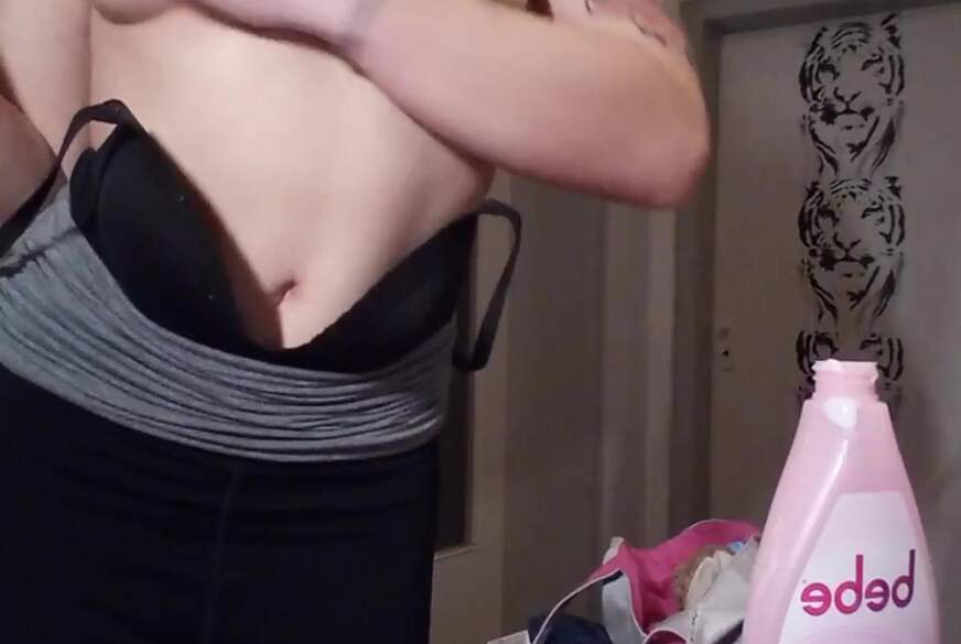 Luciell: J**g - Tittenmassage