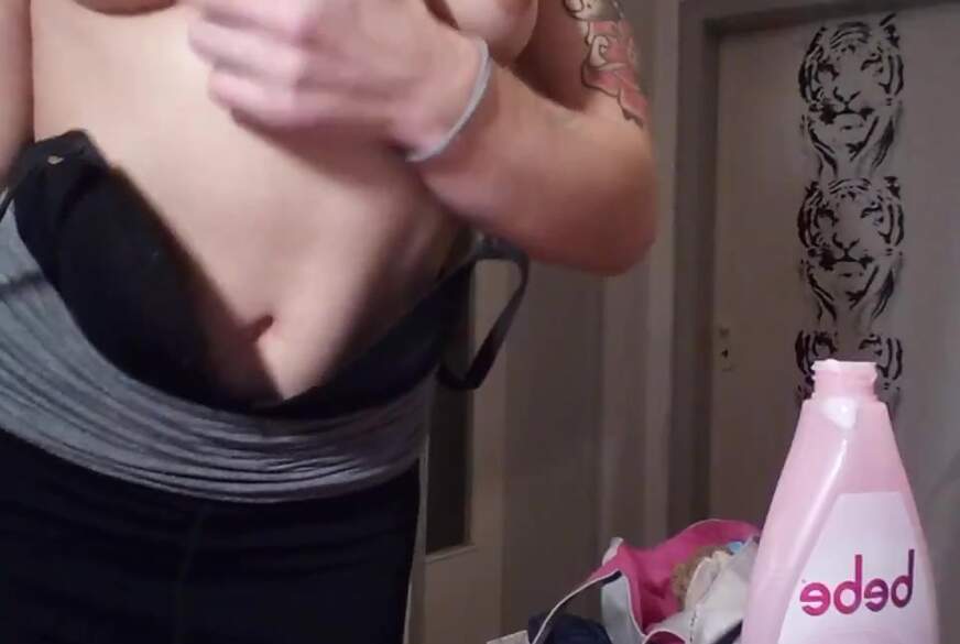 Luciell: J**g - Tittenmassage