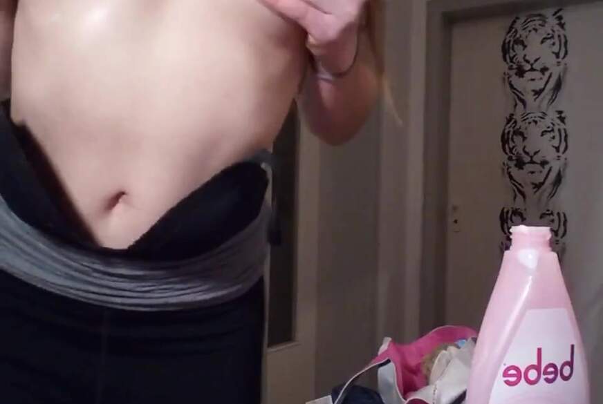 Luciell: J**g - Tittenmassage