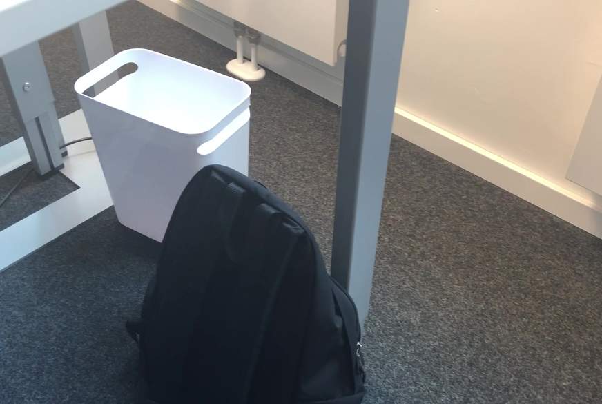 TallBabe: Mein erstes mal im Büro P****l A***h F***e