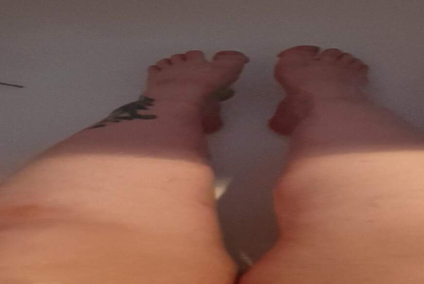 Mellegirl: Füße einseifen