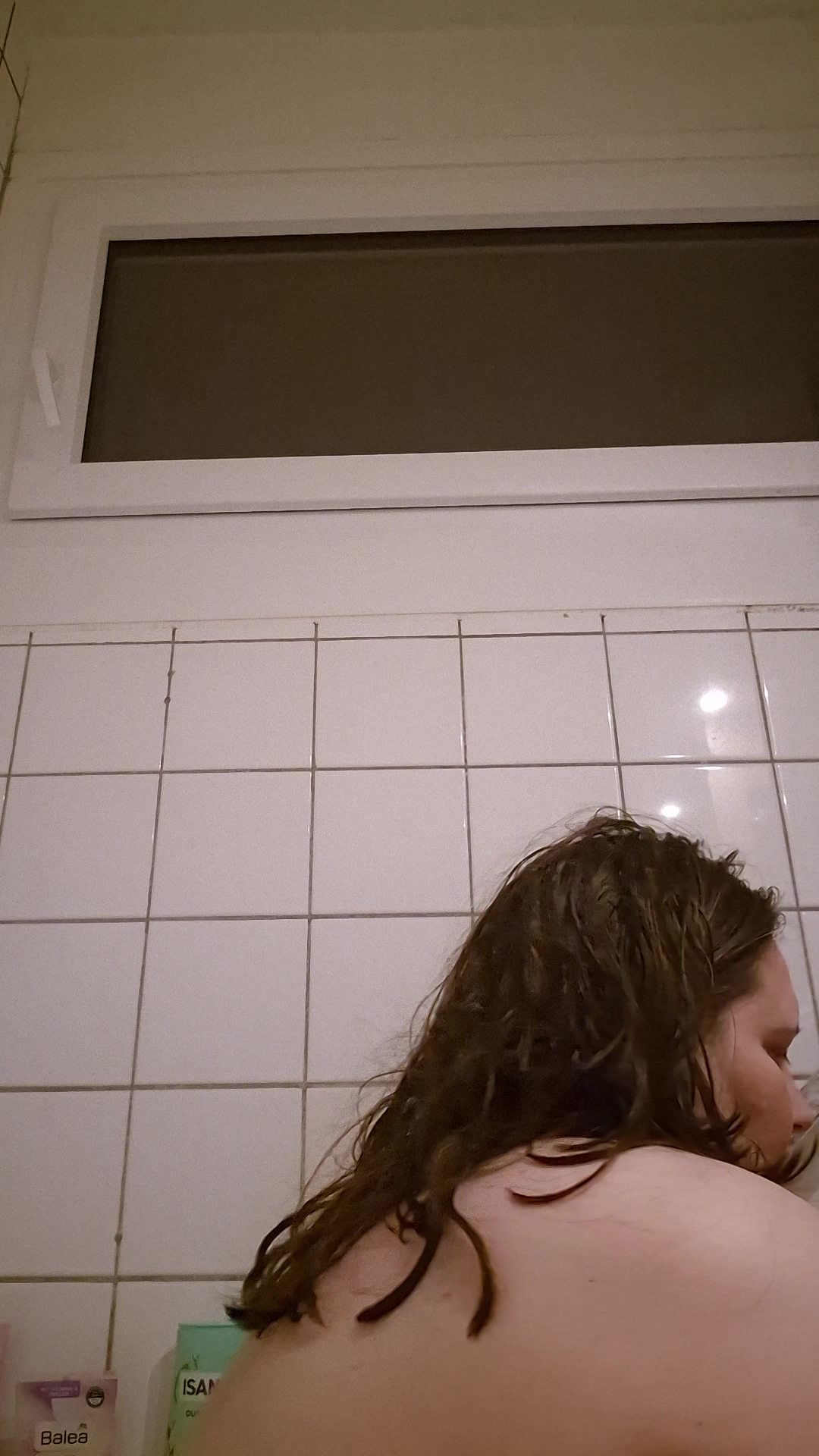 Hey na du  bin grade in der Badewanne möchtest du gern mit kommen dann können wir uns gegenseitig schön einseifen verwöhnen  