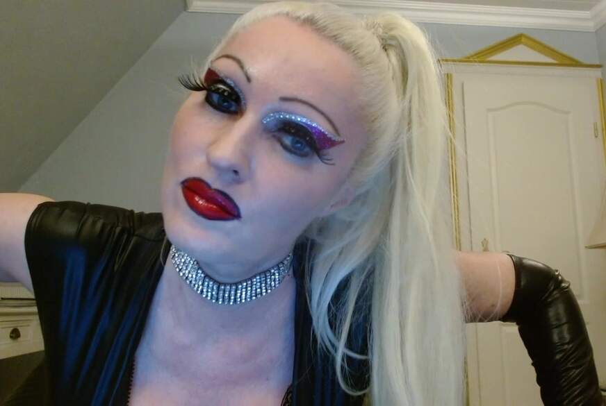 Diva-Bizarre: Starkes Makeup !