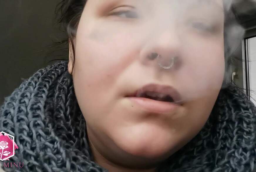 LadyMinu: Zigarettenpause 1