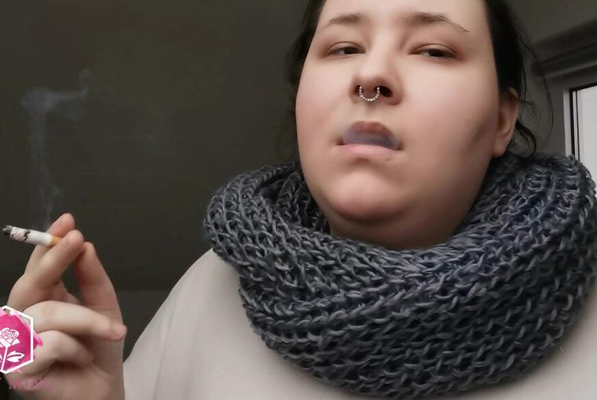 LadyMinu: Zigarettenpause 1