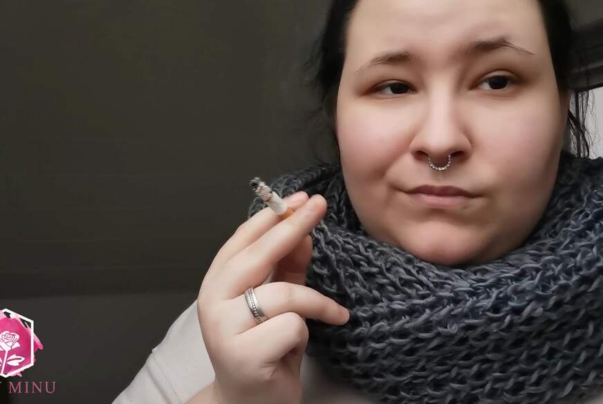 LadyMinu: Zigarettenpause 1