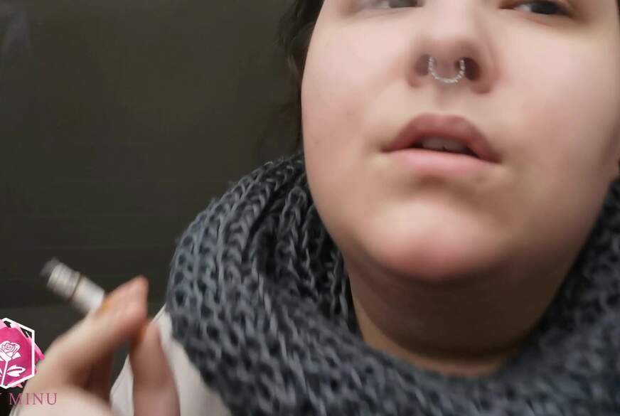 LadyMinu: Zigarettenpause 1