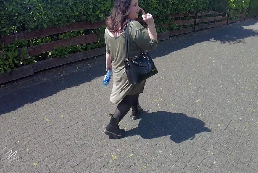 LadyMinu: Walking Docs minu