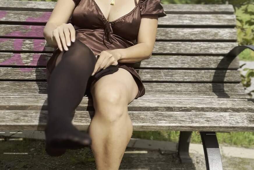 Outdoor in Nylons von Asiagirl2019