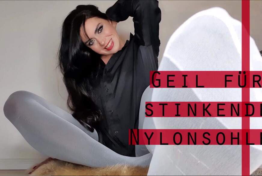 MadameSvea: Geil für meine stinkenden Nylonsohlen