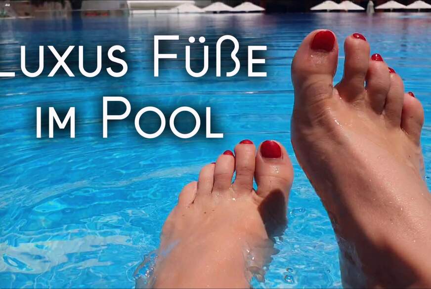 Luxusfüße im Pool von MadameSvea