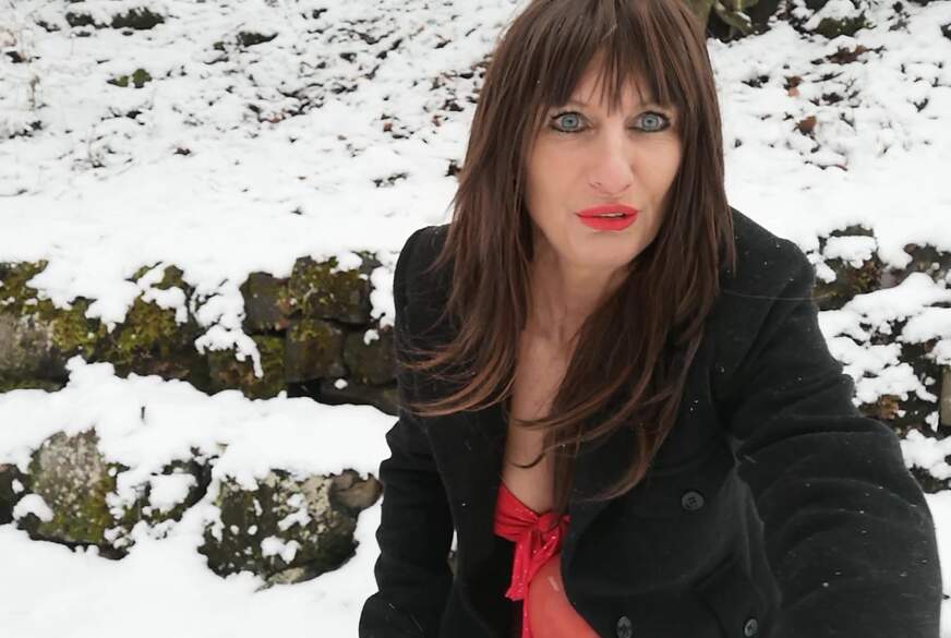 Lady-Awa: Geil und sexy im schnee und die Gedanken bei einem Schlingelchen,grins