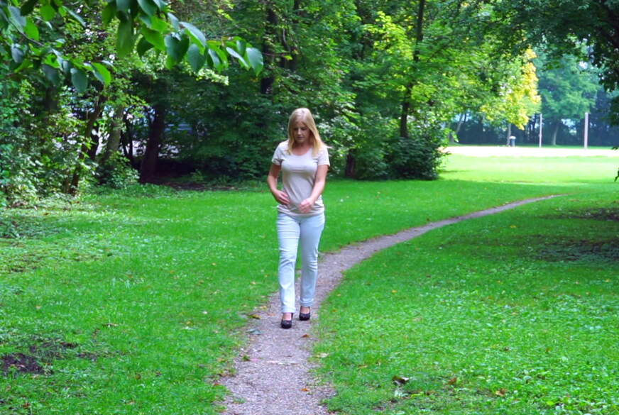 heimlich p****n von Moistdevil1