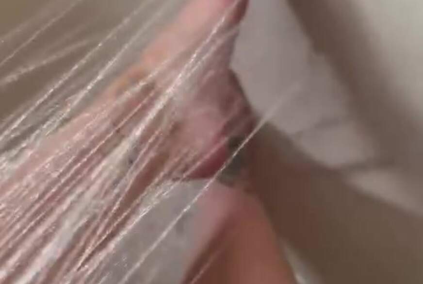 SexySandy96: Ich dusche meine Füße und Beine ab !