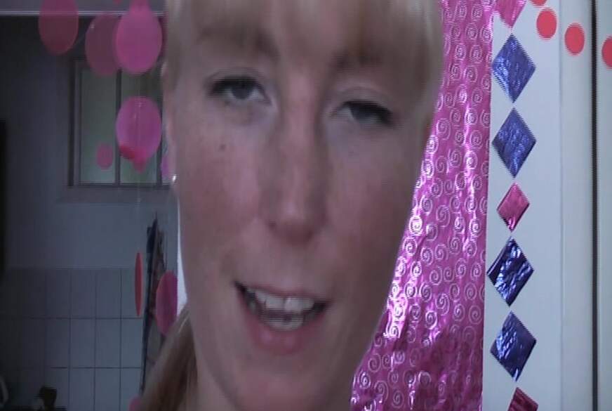 SallySecret: Meine angeschwollene wundgef****e F***e!!!