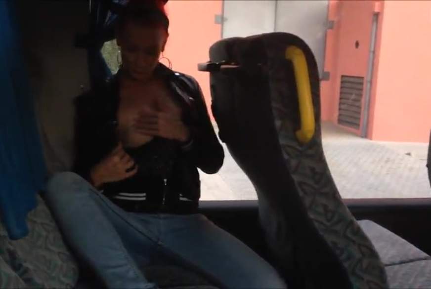 Wild-Vanilla: public Selfm**e quicky im Bus
