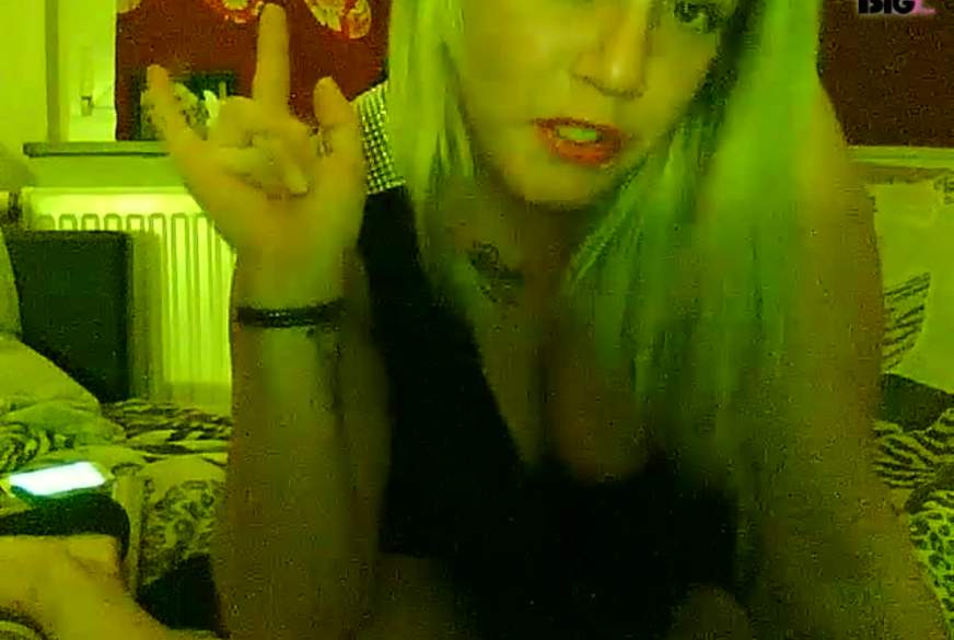 Sexyb**y1987: mega geil und allein