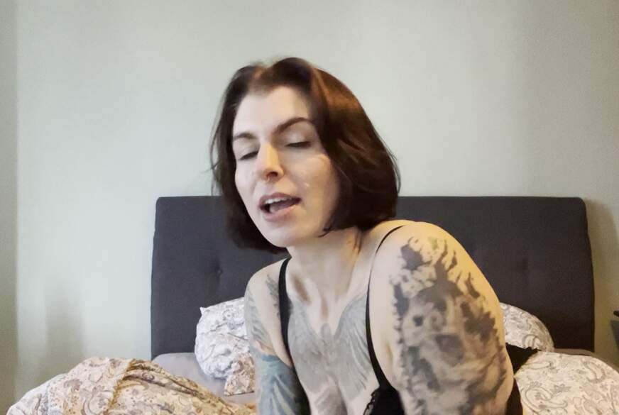 CaraBlaze: Tätowiertes Babe aus Deutschland zeigt ihren prächtigen Körper