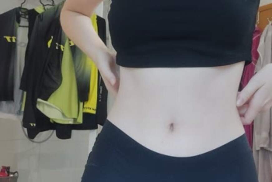 RusskaMiriam: kleines ausziehen im bad