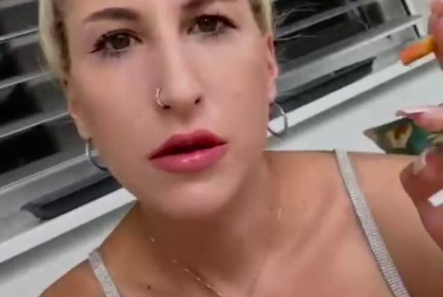 Sweetviktorya: Smokefetisch